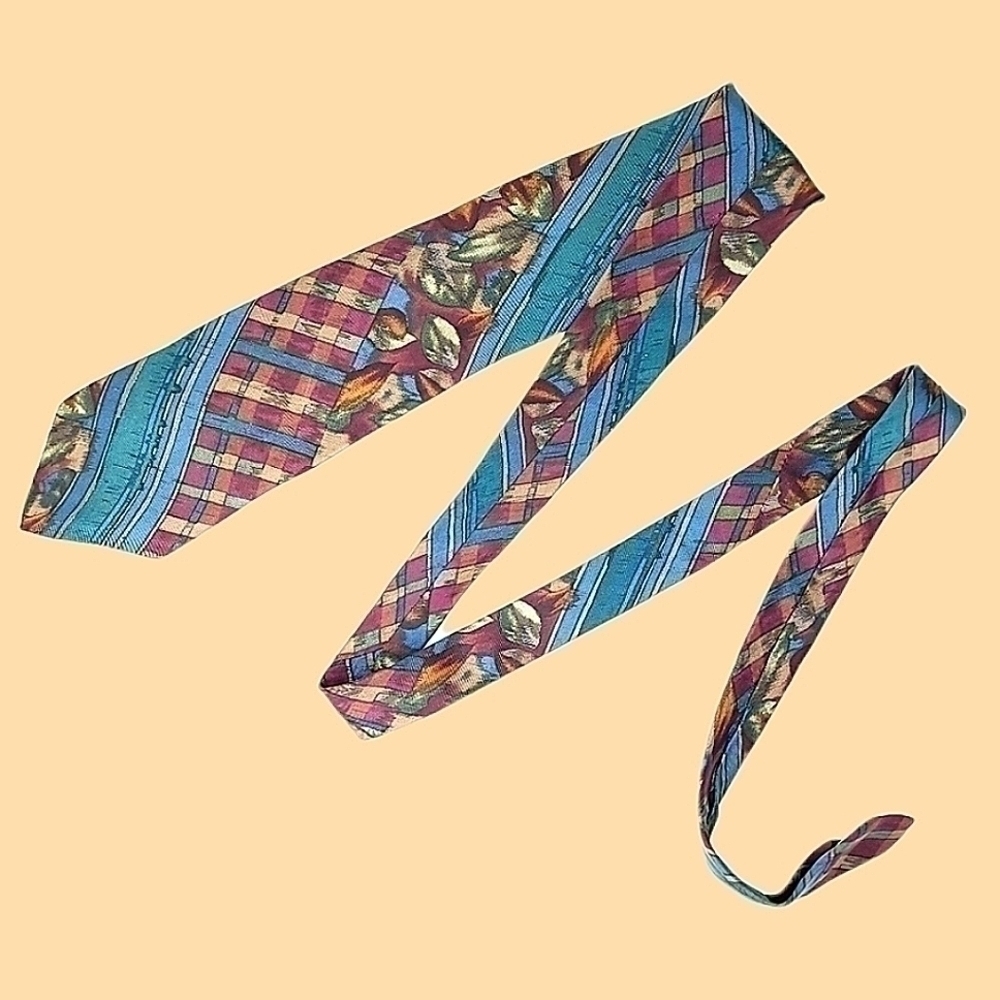 100% Silk USA Vtg Viaggio Formal Traditional Long Neck Tie RN# 16484 Red, Green